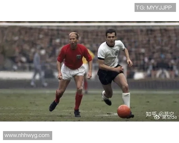 珍贵足球明星合影图片大全汇总展现球场传奇与友谊瞬间的精彩时刻 珍贵足球明星合影图片大全汇总展现球场传奇与友谊瞬间的精彩时刻