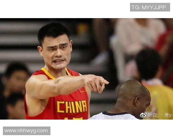 篮球明星意外捡到钱包助人归还感动全场视频引发热议